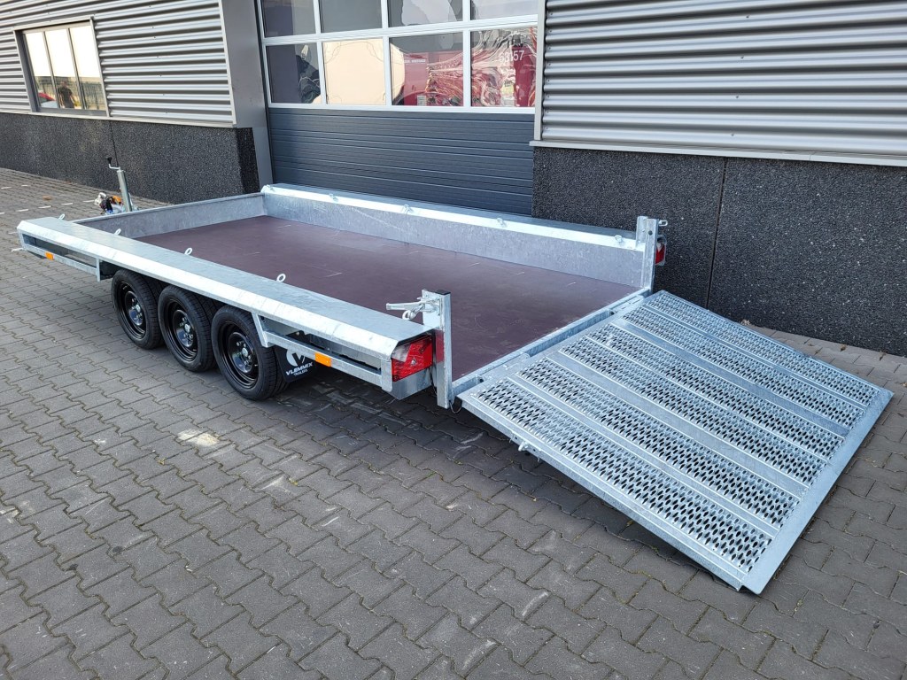TM 4m x 1m80 porte engin 3 x essieux 1350 kg