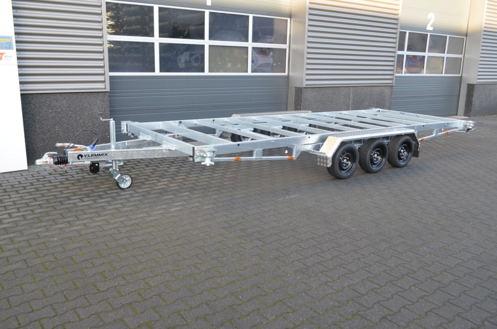 Remorque containeur 20 pieds 3 x essieu 1350 kg