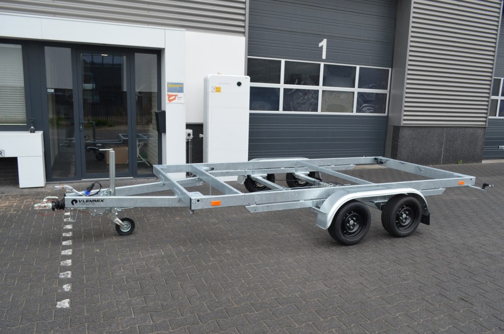 DT 4m20 x 2m44 Version amovible 2 x essieux 1350 kg + deck