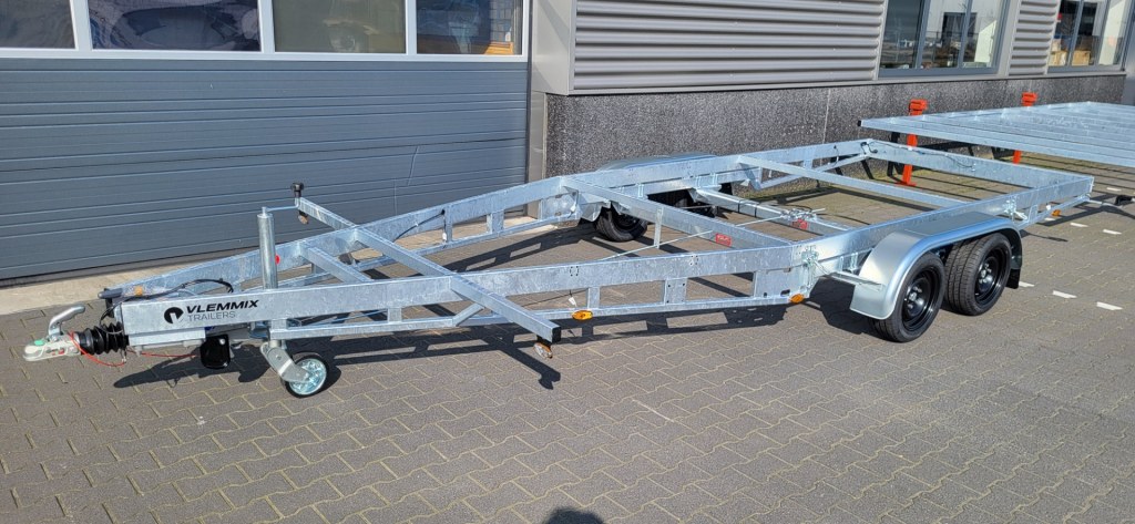 DT 5m40 x 2m44 Version amovible 3 x essieux 1800 kg + deck