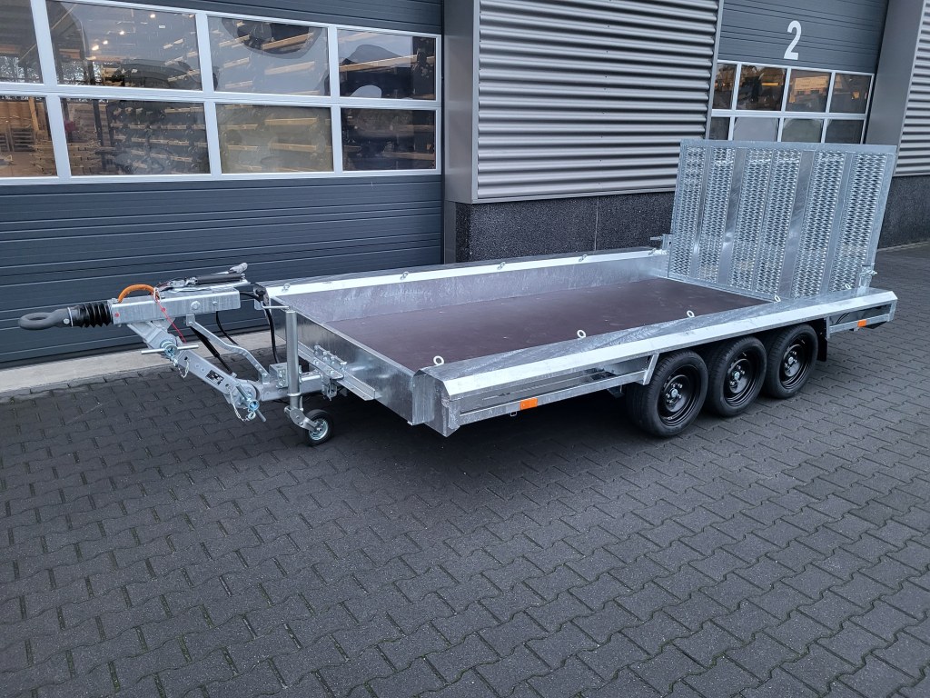 GTM 4m x 1m80 Gooseneck porte engin 3 x essieux 1500 kg