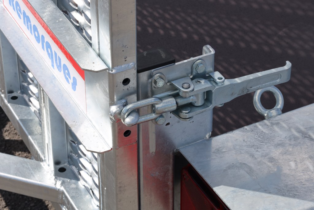 TM 3m x 1m50 porte engin 2 x essieux 1800 kg (photo)