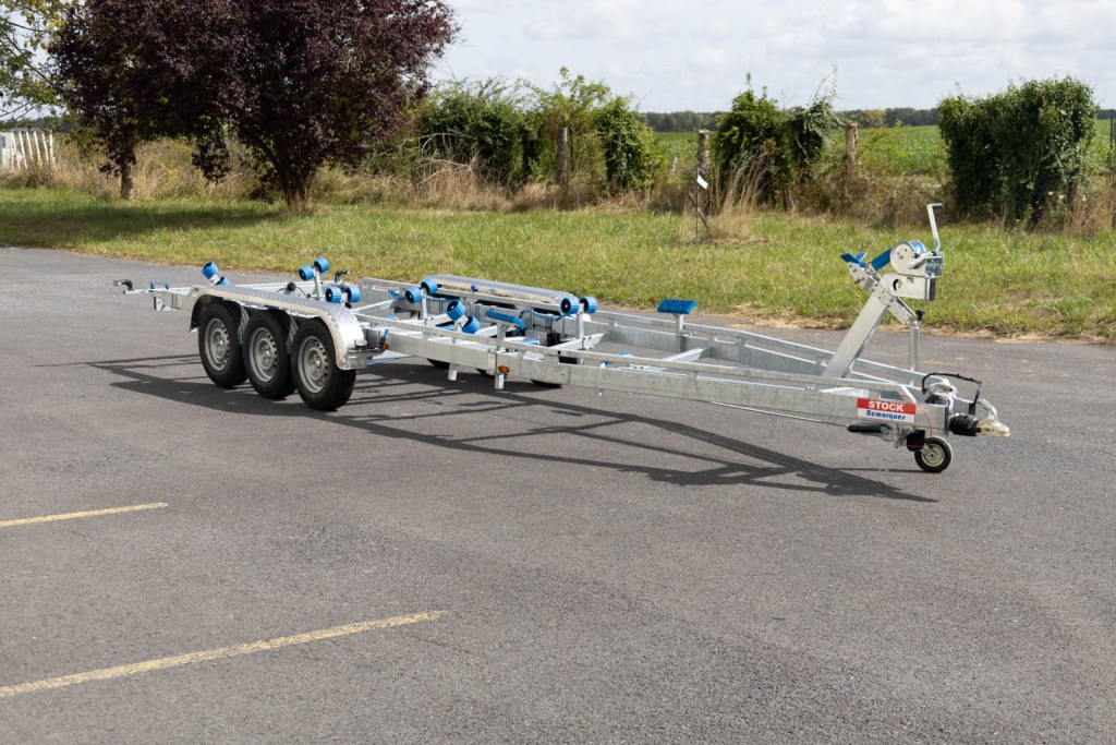 7m80-2m20 3x1350kg - VLEMMIX - Remorque Porte-Bateau (photo)