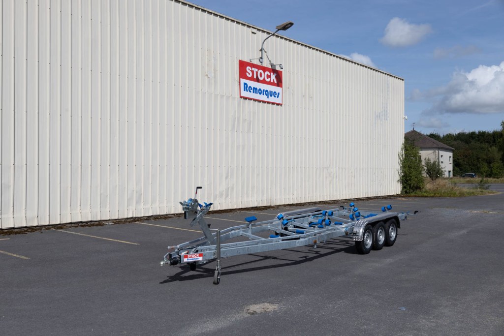 7m80-2m20 3x1350kg - VLEMMIX - Remorque Porte-Bateau (photo)