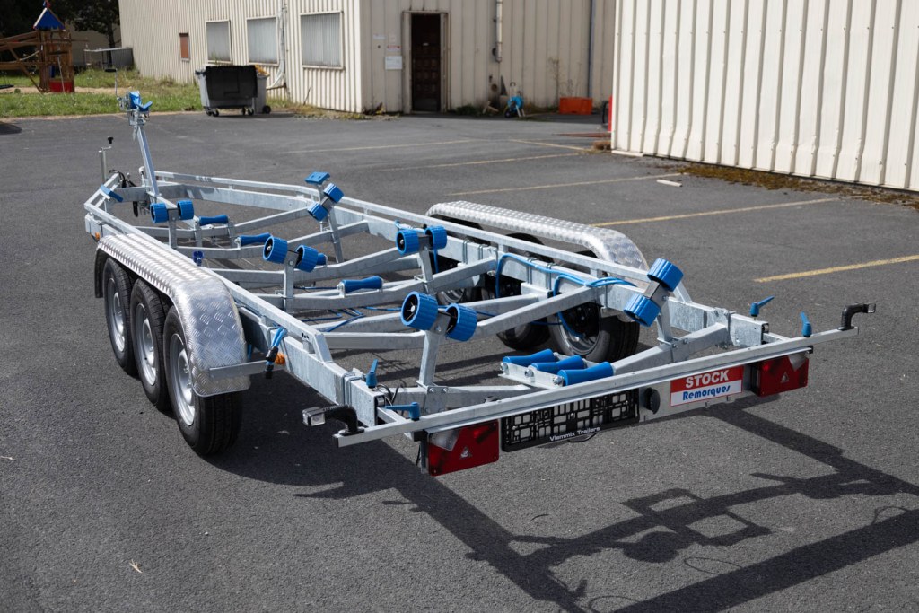 7m80-2m20 3x1350kg - VLEMMIX - Remorque Porte-Bateau (photo)