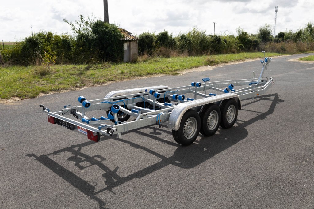 7m80-2m20 3x1350kg - VLEMMIX - Remorque Porte-Bateau (photo)
