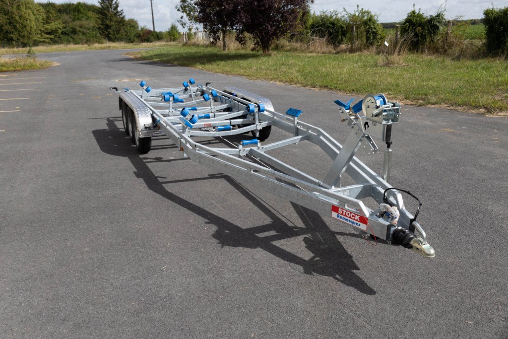 7m80-2m20 3x1350kg - VLEMMIX - Remorque Porte-Bateau (photo)