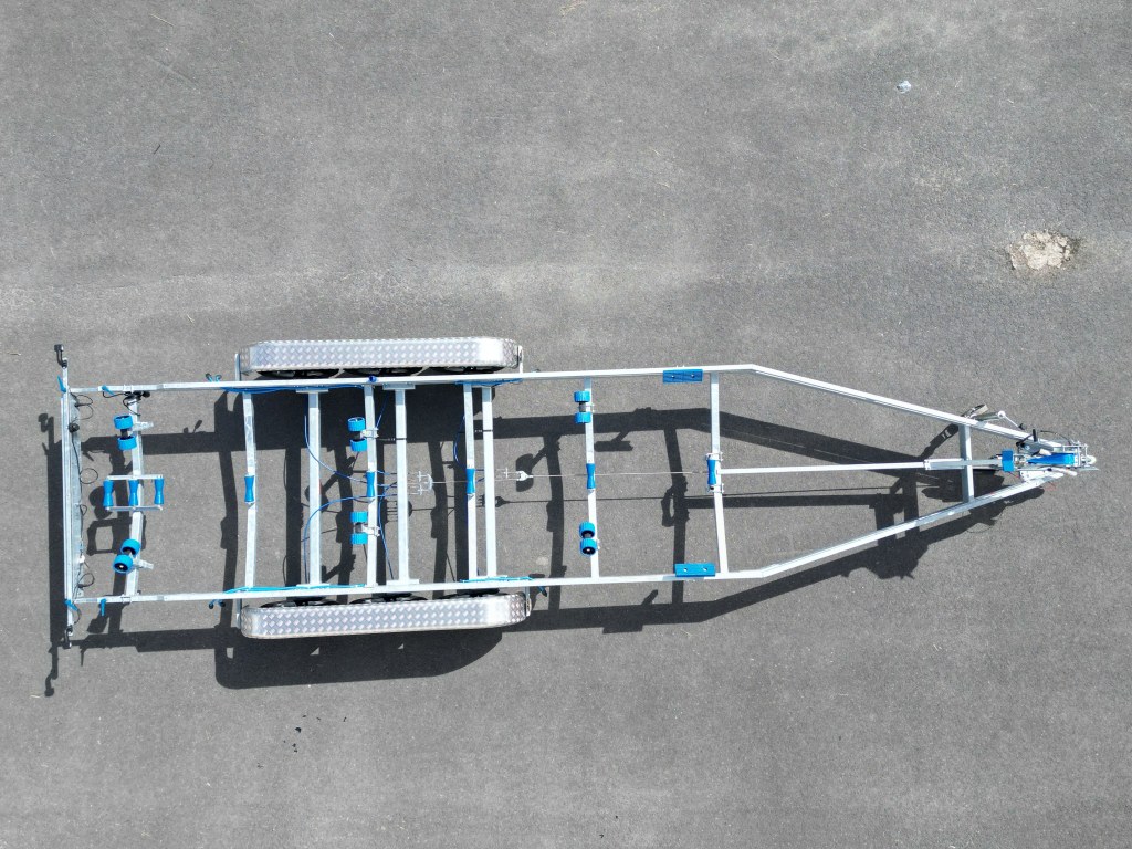 7m80-2m20 3x1350kg - VLEMMIX - Remorque Porte-Bateau (photo)
