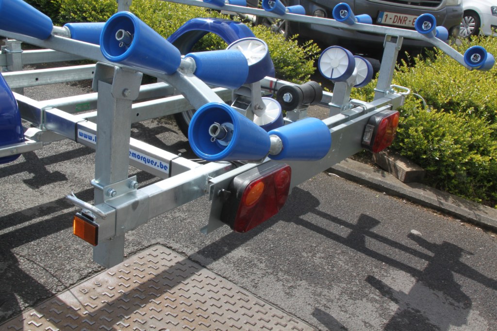 Sun-Way-Pneumatique-non freineé-500Kg roue 13" (photo)