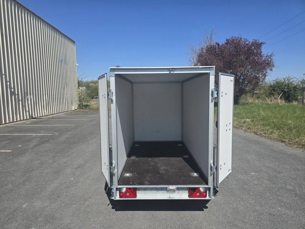 Fourgon - 2m57 x 1m31 x 1m50 750 kg (photo)