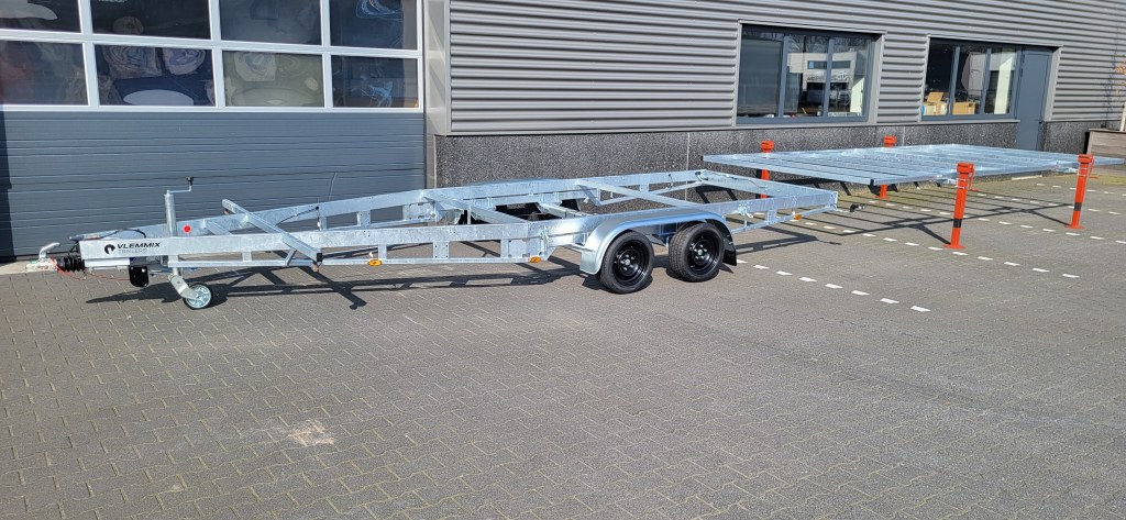 DT 3m x 2m44 Version amovible 1 x essieux 1800 kg + deck (photo)