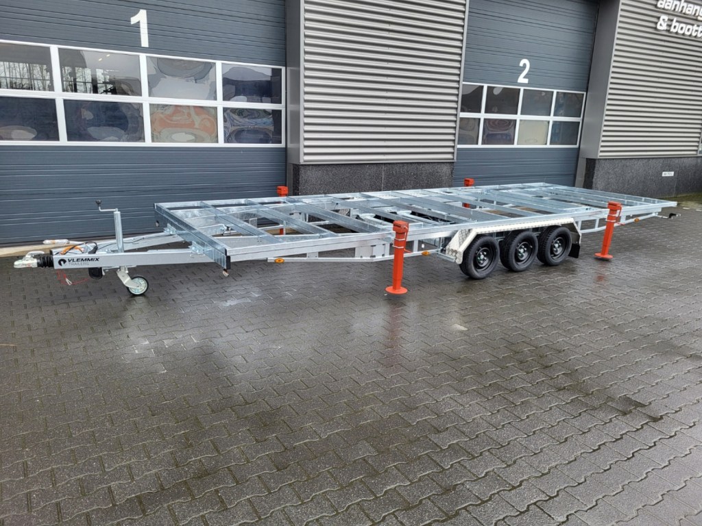 DT 3m x 2m44 Version amovible 1 x essieux 1800 kg + deck (photo)