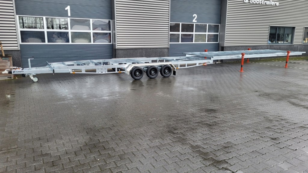 DT 3m x 2m44 Version amovible 1 x essieux 1800 kg + deck (photo)