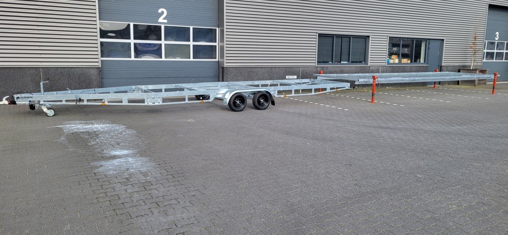 DT 3m x 2m44 Version amovible 1 x essieux 1800 kg + deck (photo)