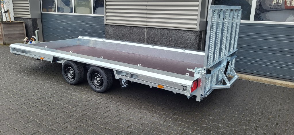 TM 4m80 x 1m80 porte engin 3 x essieux 1800 kg (photo)