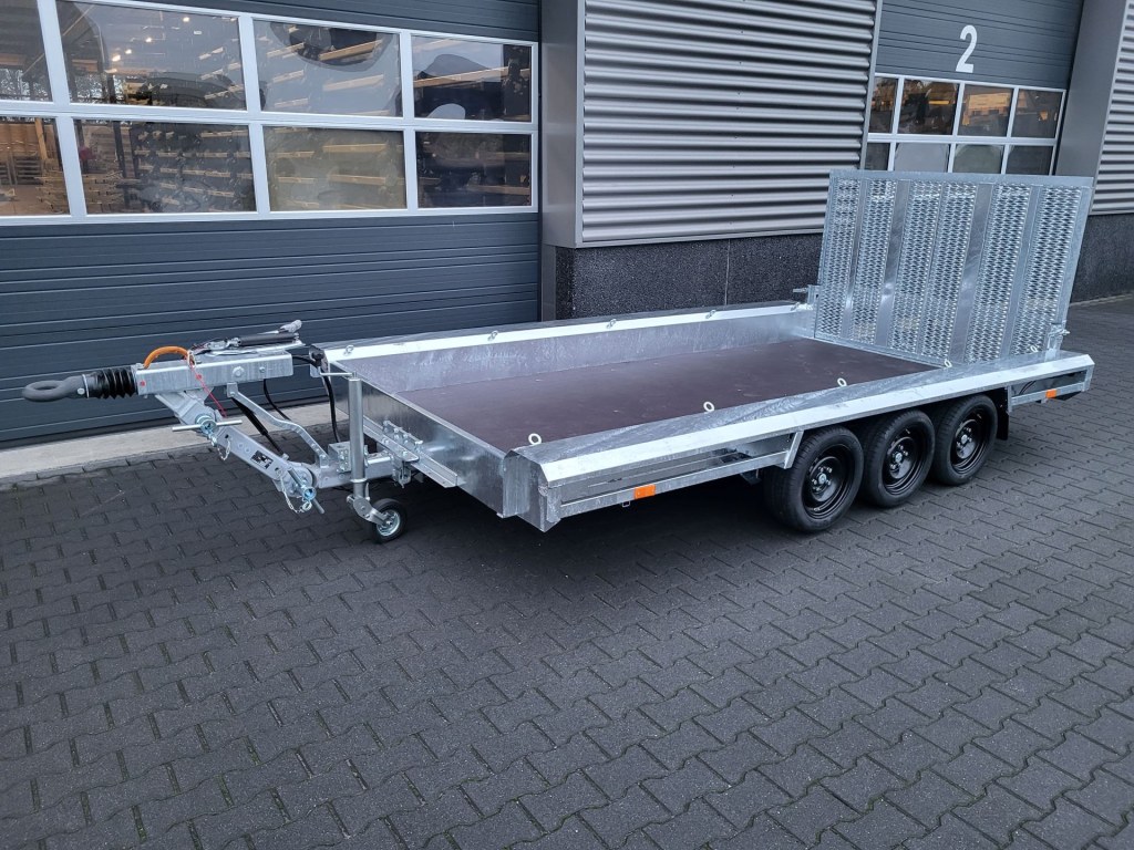 TM 4m80 x 1m80 porte engin 3 x essieux 1800 kg (photo)