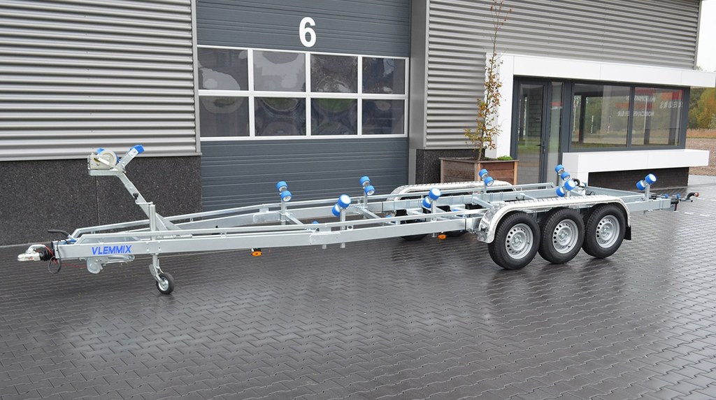 7m80-2m20 3x1800kg - VLEMMIX - Remorque Porte-Bateau (photo)
