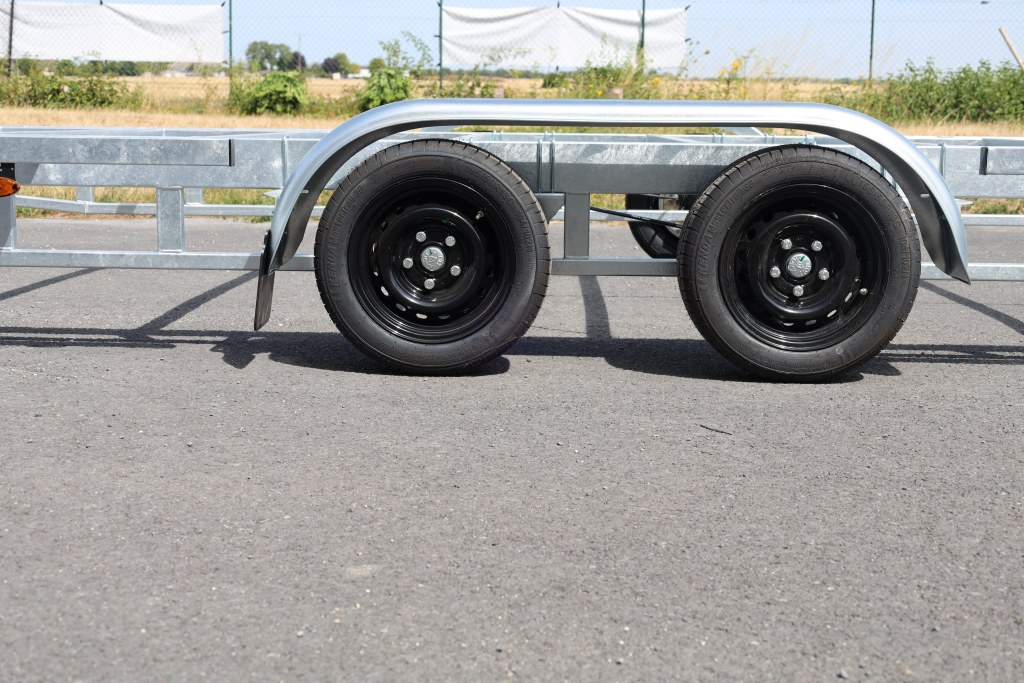 TH 7m20 x 2m44 version basse 2 essieu x 1800 kg