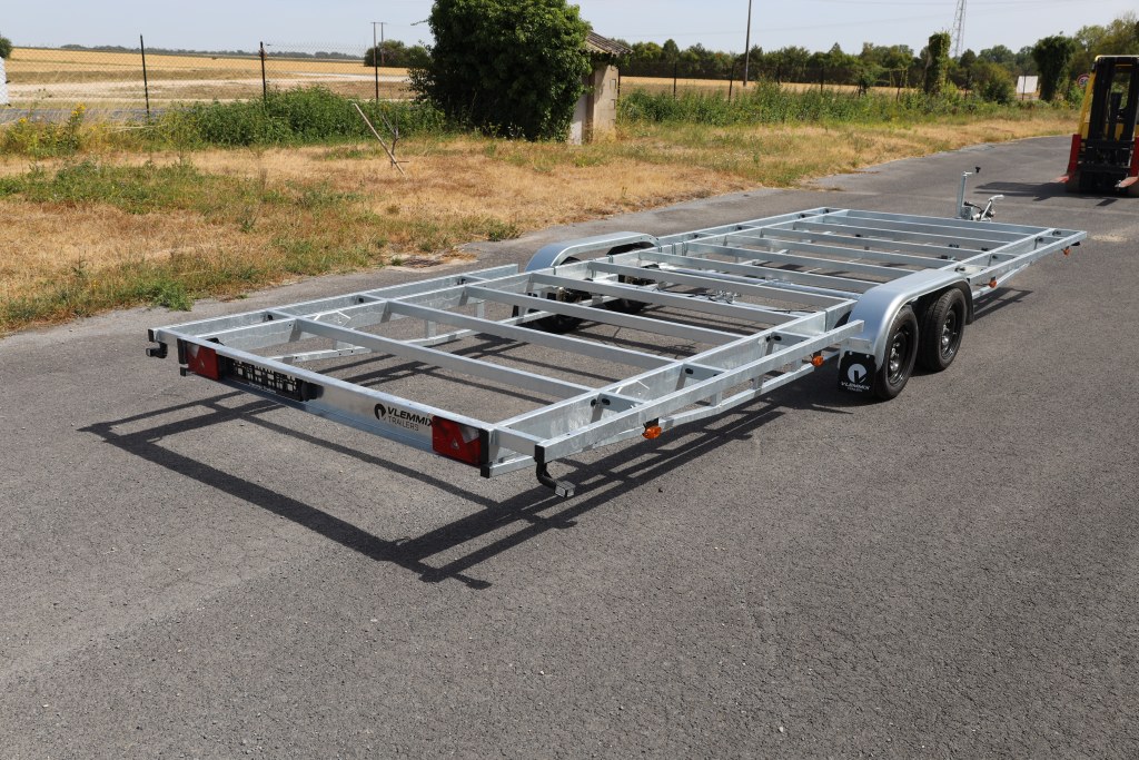 TH 7m20 x 2m44 version basse 2 essieu x 1800 kg