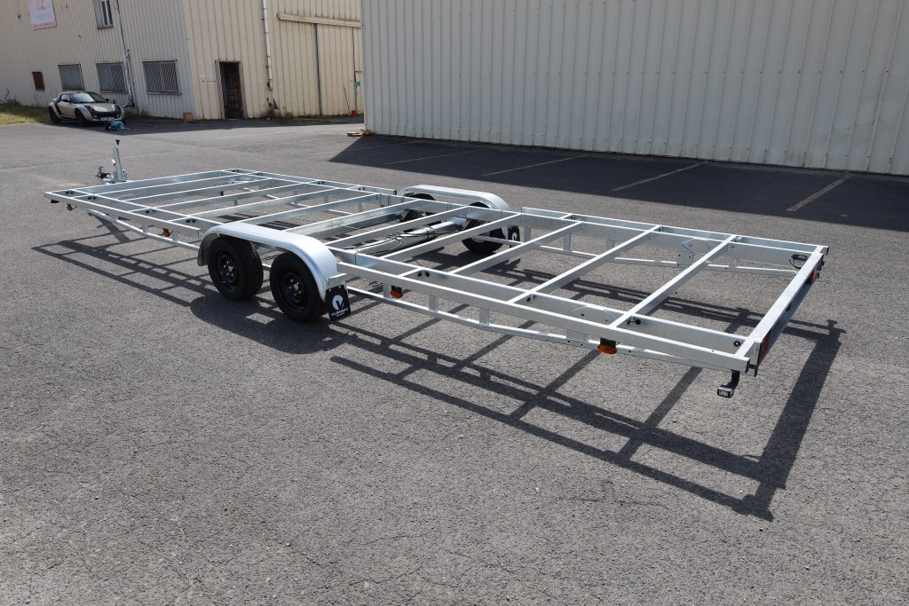 TH 7m20 x 2m44 version basse 2 essieu x 1800 kg