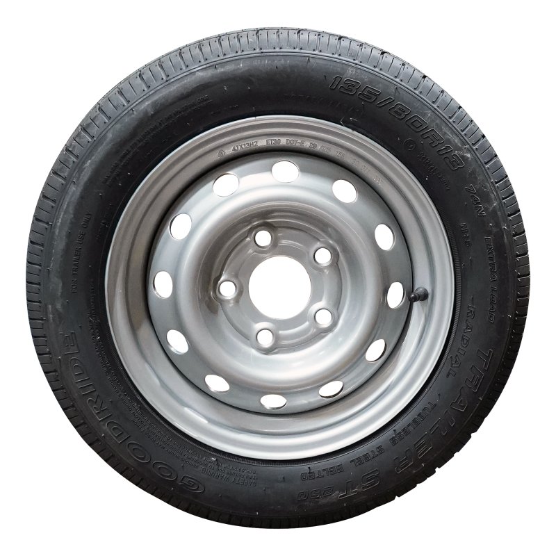 pneu + roue 135/80 R13 4Jx13H2 ET30 66,5/112/5 métal ST290 M+S gris argent