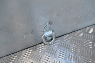 Anneau de sanglage au plancher